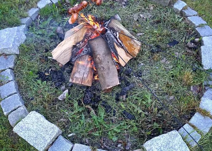 Lesny Zakatek Z Klimatyzacja بيت للعطل *